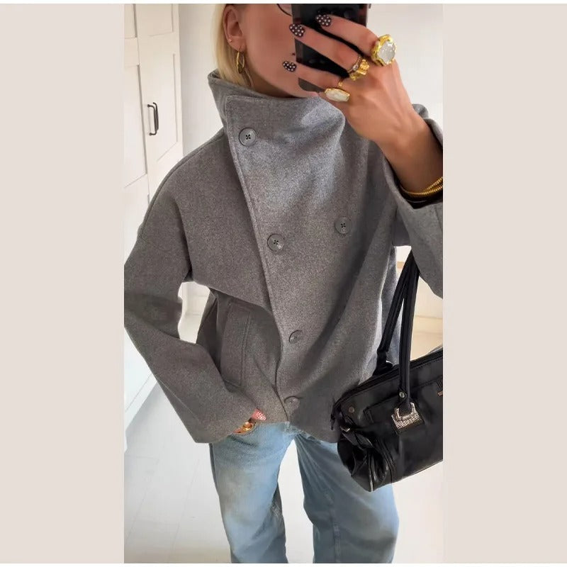 Stylowy Wełniany Płaszcz Damski Z Wysokim Kołnierzem I Podwójnymi Guzikami