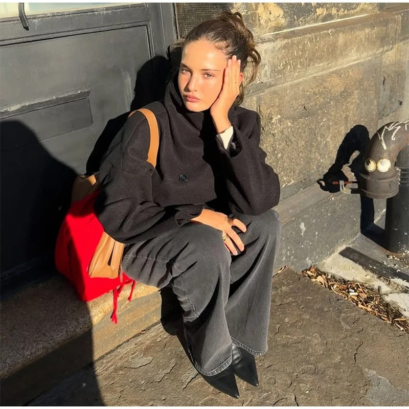 Stylowy Wełniany Płaszcz Damski Z Wysokim Kołnierzem I Podwójnymi Guzikami