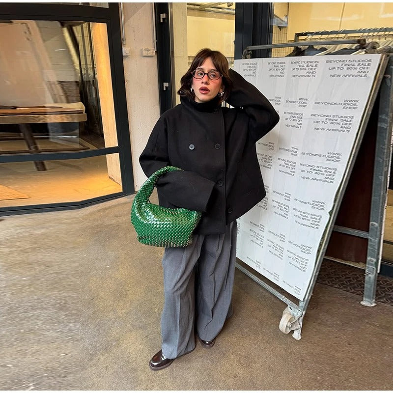 Stylowy Wełniany Płaszcz Damski Z Wysokim Kołnierzem I Podwójnymi Guzikami